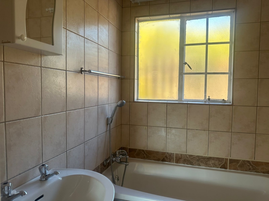 To Let 3 Bedroom Property for Rent in Safari Gardens North West